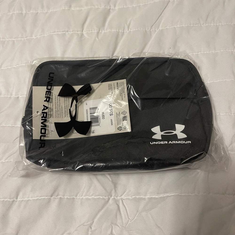 Under Armour black Fannie pack/crossbody - new with tags